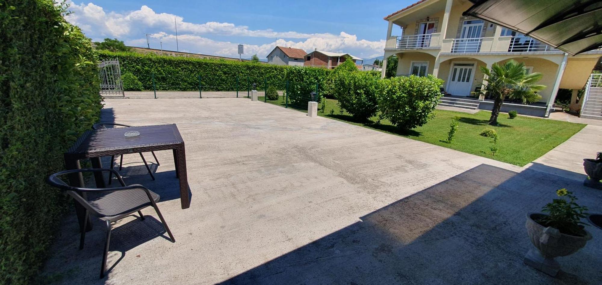 Cozzy Apartment Near The Aiport Podgorica Mitrovici  Exterior photo