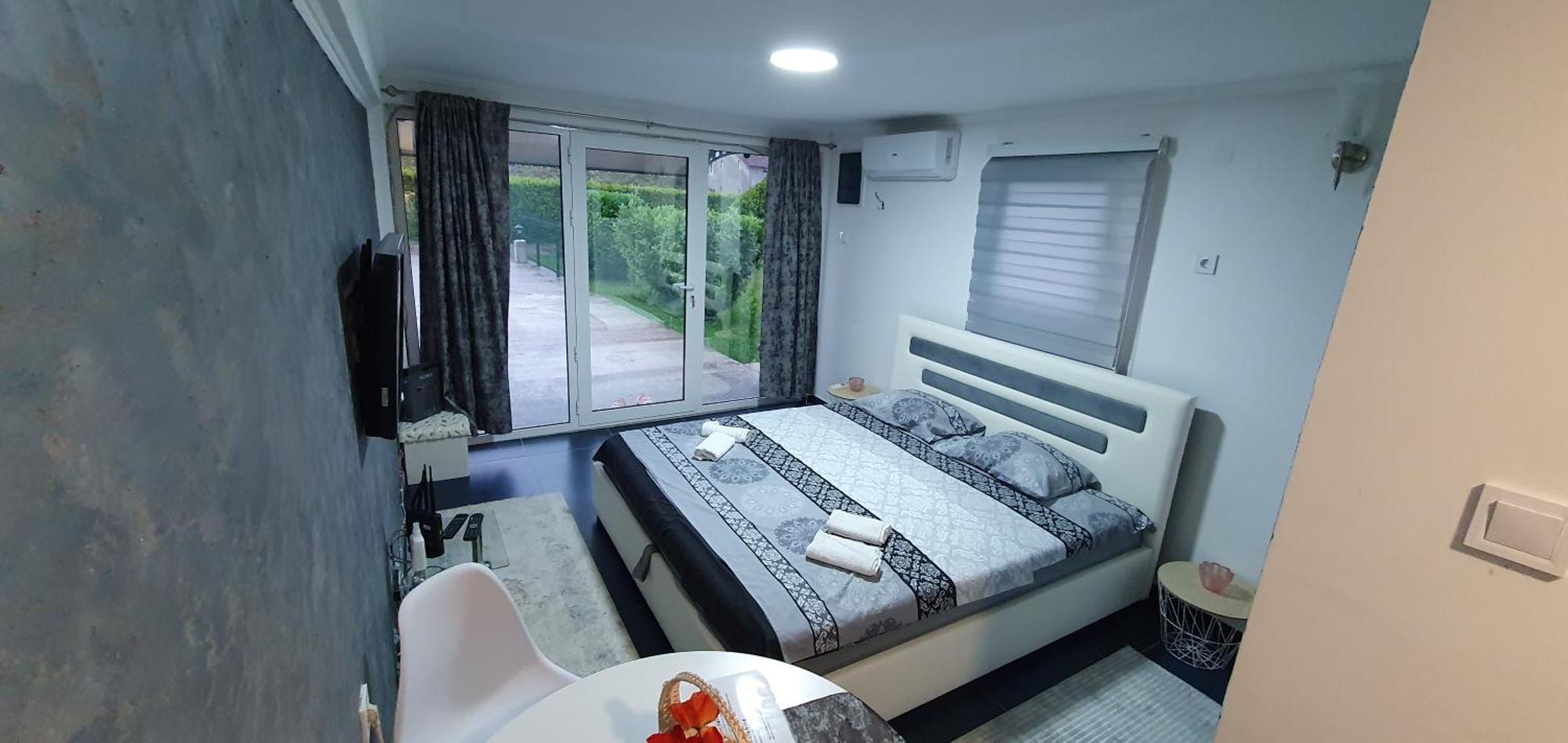 Cozzy Apartment Near The Aiport Podgorica Mitrovici  Exterior photo