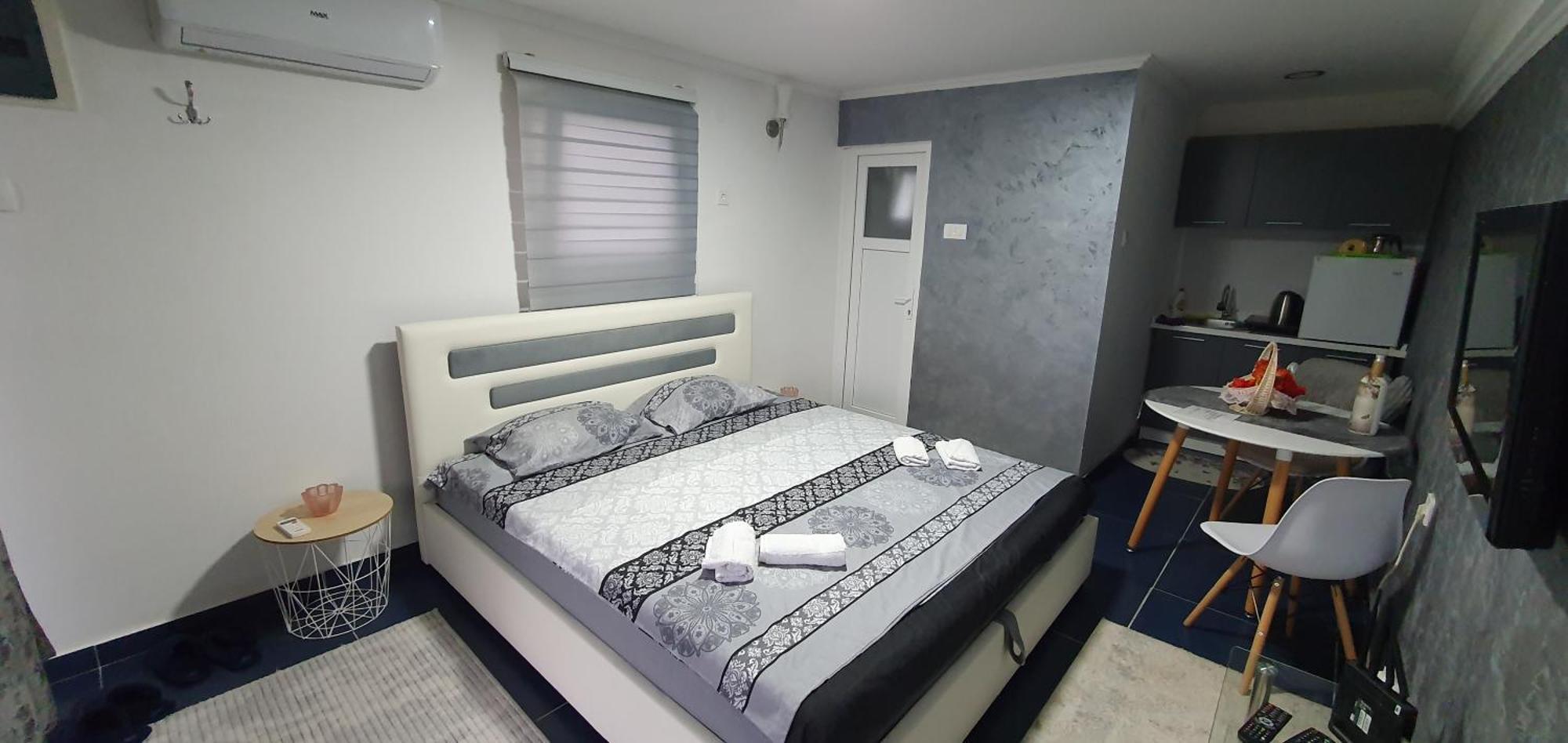 Cozzy Apartment Near The Aiport Podgorica Mitrovici  Exterior photo