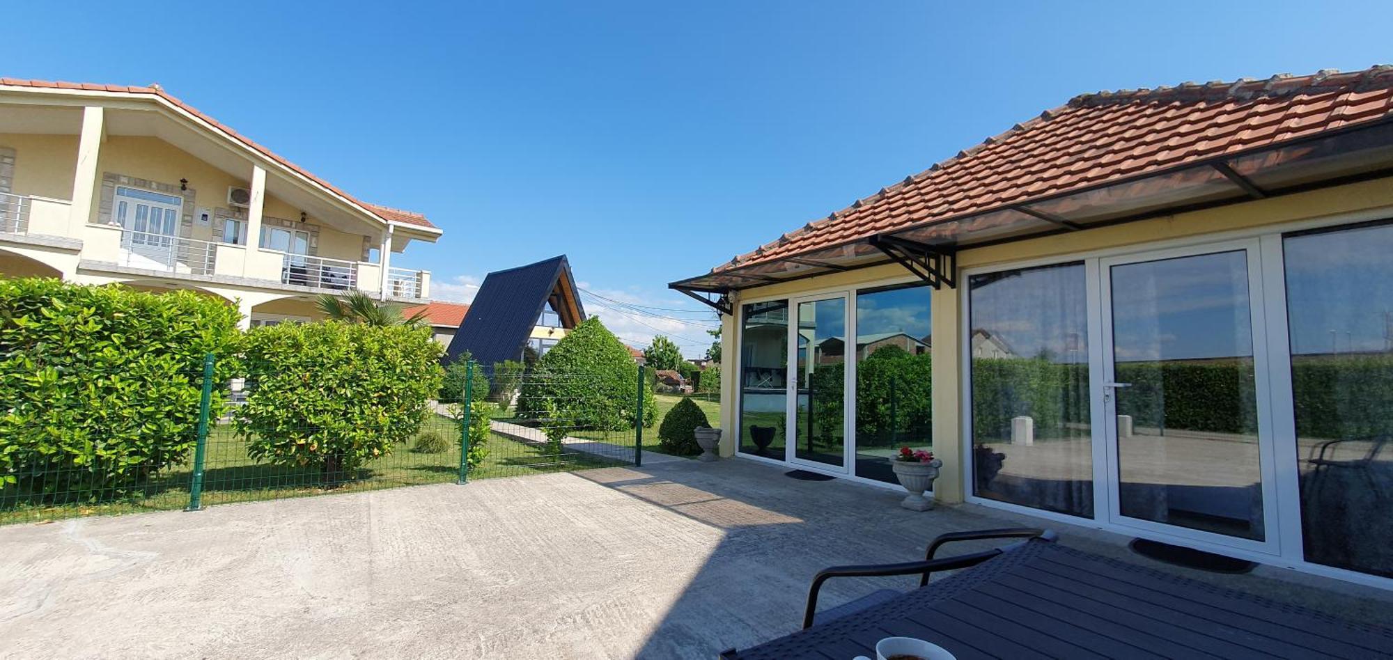 Cozzy Apartment Near The Aiport Podgorica Mitrovici  Exterior photo